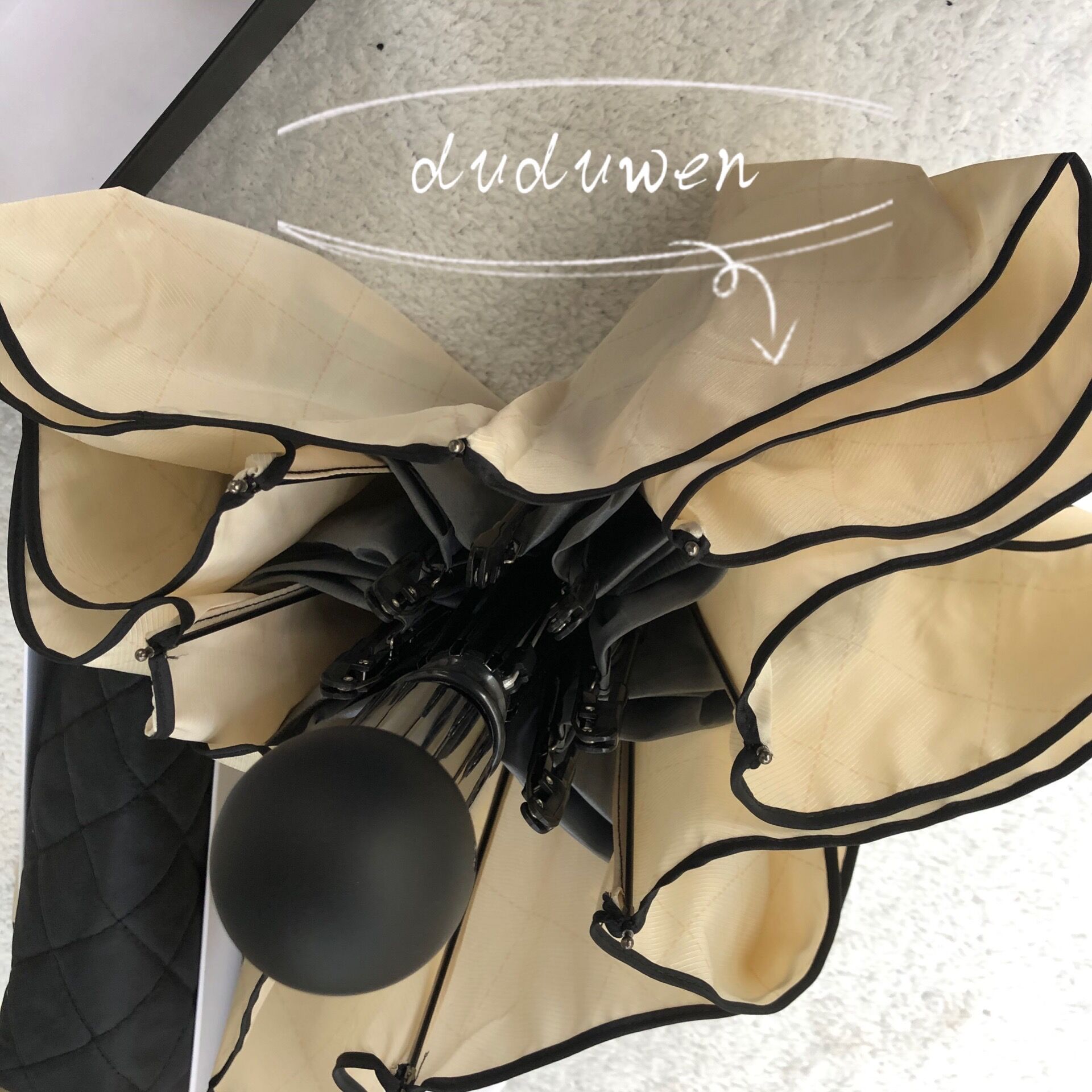 classic white& black designers Umbrella fashion C Women Automatic open and closed selection Umbrella for Rain or sunshine with gift Box &bag
classic white& black designers Umbrella fashion C Women Automatic open and closed selection Umbrella for Rain or sunshine with gift Box &bag