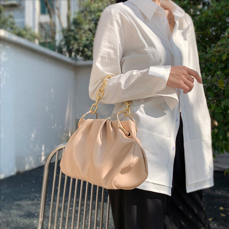 niche design bag 2021 fashion girl summer high sense cloud pleated lady armpit chain strap handbag
niche design bag 2021 fashion girl summer high sense cloud pleated lady armpit chain strap handbag