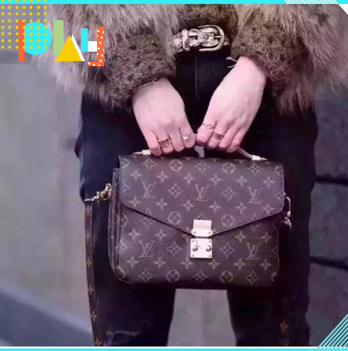 LV Louis 1 Vitton Wallets designers bags Womens bag handbag Fashion mens Shoulder Lady Tote purse handbags crossbody, Red;black
LV Louis 1 Vitton Wallets designers bags Womens bag handbag Fashion mens Shoulder Lady Tote purse handbags crossbody, Red;black