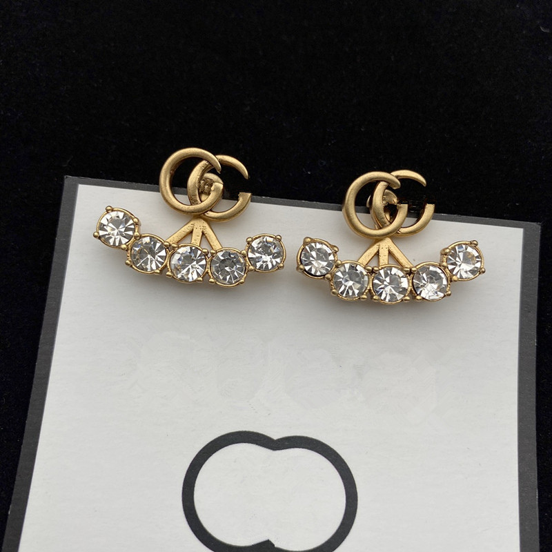 2021 Fan Shape Charm Earrings Diamond Pearl Pendant Stud Women Vintage Style Luxury Double Letter Ornaments Earring RY106
2021 Fan Shape Charm Earrings Diamond Pearl Pendant Stud Women Vintage Style Luxury Double Letter Ornaments Earring RY106