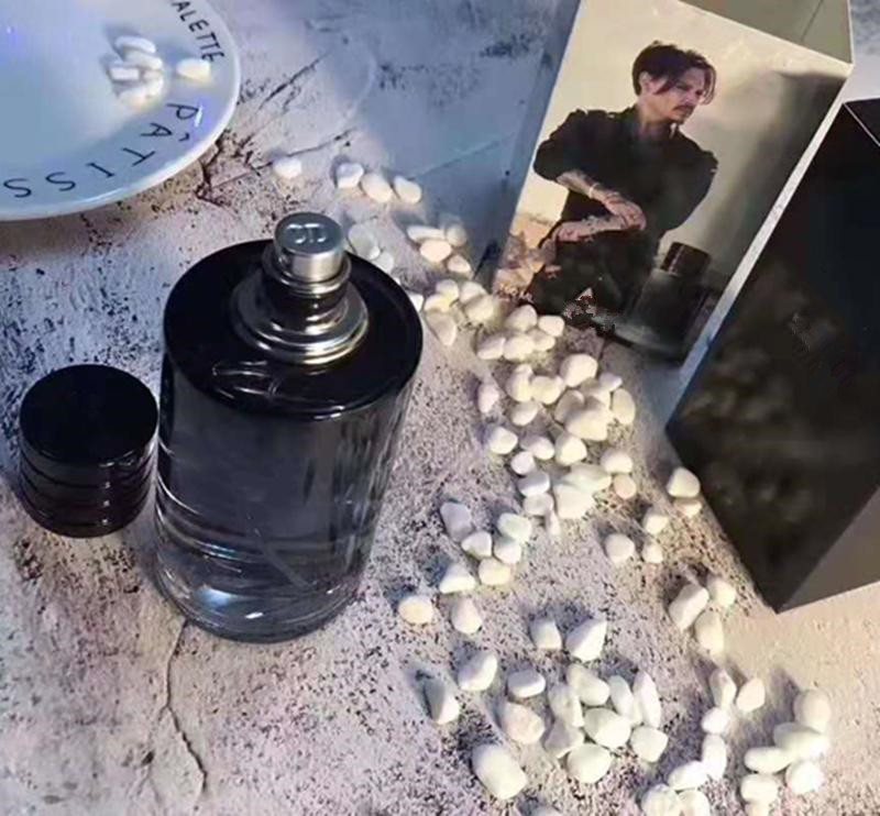 hot Perfume Good Quality parfum deodorant sauvage Perfumes Fragrance EAU DE TOILETTE Attractive Men 100ML Fast Delivery
hot Perfume Good Quality parfum deodorant sauvage Perfumes Fragrance EAU DE TOILETTE Attractive Men 100ML Fast Delivery