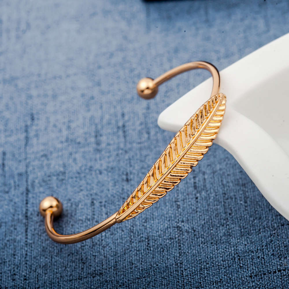 Hand catenary Fashion opening temperament trend versatile leaf Adjustable Bracelet Jewelry, Golden;silver
Hand catenary Fashion opening temperament trend versatile leaf Adjustable Bracelet Jewelry, Golden;silver