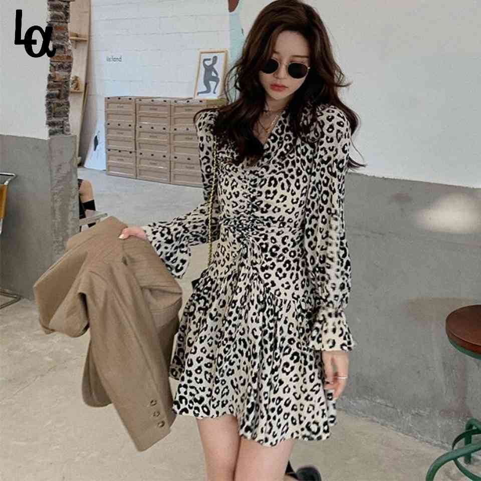 Summer Floral Mini Dress Women Office Lady Party Korean French Vintage Leopard Chiffon Elegant 210519
Summer Floral Mini Dress Women Office Lady Party Korean French Vintage Leopard Chiffon Elegant 210519