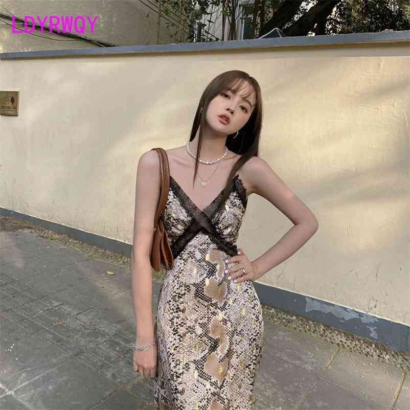 LDYRWQY French summer lace sling print deep V-neck dress sexy waist top Regular Knee-Length Polyester 210603, Beige
LDYRWQY French summer lace sling print deep V-neck dress sexy waist top Regular Knee-Length Polyester 210603, Beige