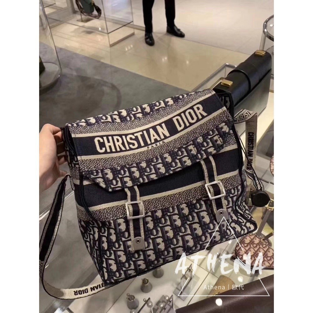 Luxurys Designer Handbags Christian Old Flower Postman's Bag Doircamp Canvas Embroidery Messenger Bag Women's Bag CJ
Luxurys Designer Handbags Christian Old Flower Postman's Bag Doircamp Canvas Embroidery Messenger Bag Women's Bag CJ