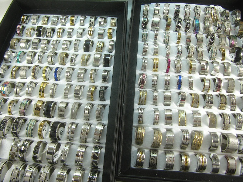 Fashion 30 pcs mix lot stainless steel jewelry party weeding ring Random style