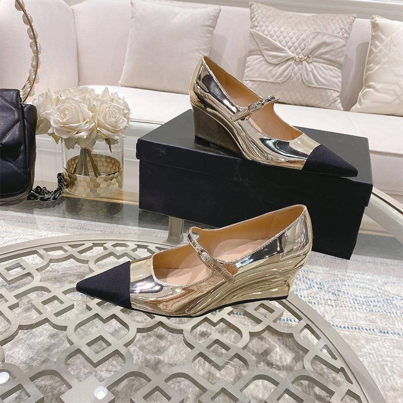Dress Shoes 2021 Autumn And Winter Beautiful Wedge Heel Single Pointed Shallow Mouth Mirror Shiny Women's 34-41S, Black
Dress Shoes 2021 Autumn And Winter Beautiful Wedge Heel Single Pointed Shallow Mouth Mirror Shiny Women's 34-41S, Black