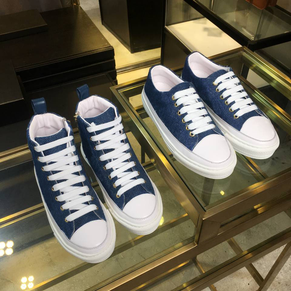 designer lady Flat Casual shoe boot Travel lace-up sneaker Letters woman 100% leather fashion men gym Running High top women shoes Large size 36-41-42-45 us4-us11 With box, Blue + high top
designer lady Flat Casual shoe boot Travel lace-up sneaker Letters woman 100% leather fashion men gym Running High top women shoes Large size 36-41-42-45 us4-us11 With box, Blue + high top