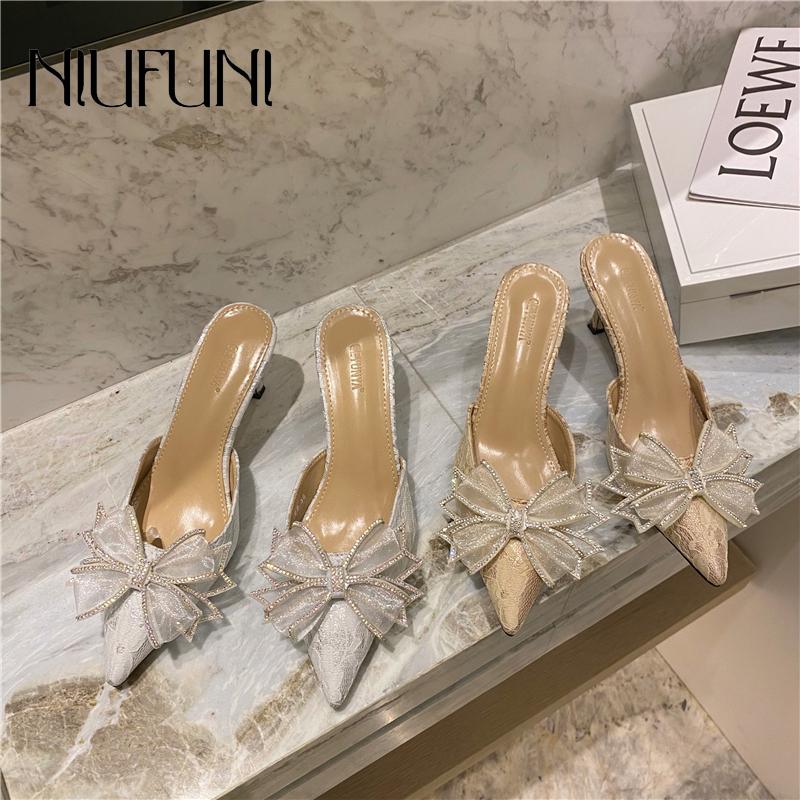 Slippers NIUFUNI Summer Silver Gold Rhinestone Lace Pointed Bow Women's Slip On Pumps Wedding Sandals Shoes Stiletto High Heels
Slippers NIUFUNI Summer Silver Gold Rhinestone Lace Pointed Bow Women's Slip On Pumps Wedding Sandals Shoes Stiletto High Heels