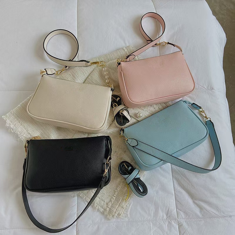 luxurys designers Fashion womens CrossBody bag Shoulder Bags Letter Handbag ladies purse Chains Cross Body Clutch Camera Handbags, Notice
luxurys designers Fashion womens CrossBody bag Shoulder Bags Letter Handbag ladies purse Chains Cross Body Clutch Camera Handbags, Notice