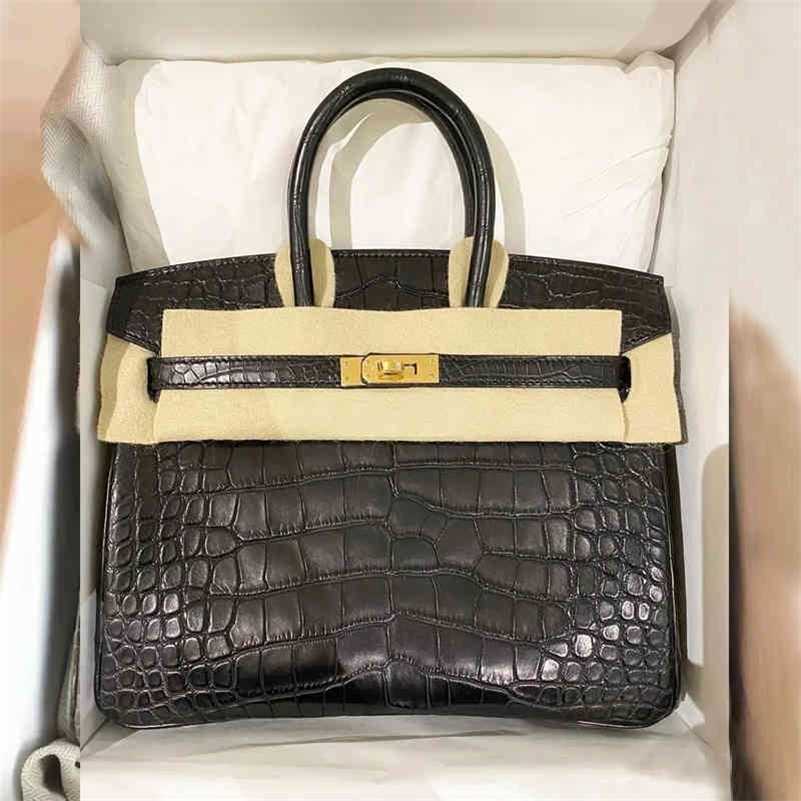CLASSIC FLOWER H Designer Handbag New alligator women's slanting leather fashion versatile Bag atmosphere lock Zlh XYM
CLASSIC FLOWER H Designer Handbag New alligator women's slanting leather fashion versatile Bag atmosphere lock Zlh XYM