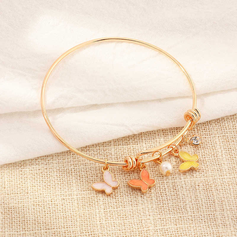 New Arrival Butterfly Daisy Bracelet Girls Female Simple Summer Circle Flower Shell Bee Charms Gold Bangle Jewelry for Womens Q0719
New Arrival Butterfly Daisy Bracelet Girls Female Simple Summer Circle Flower Shell Bee Charms Gold Bangle Jewelry for Womens Q0719
