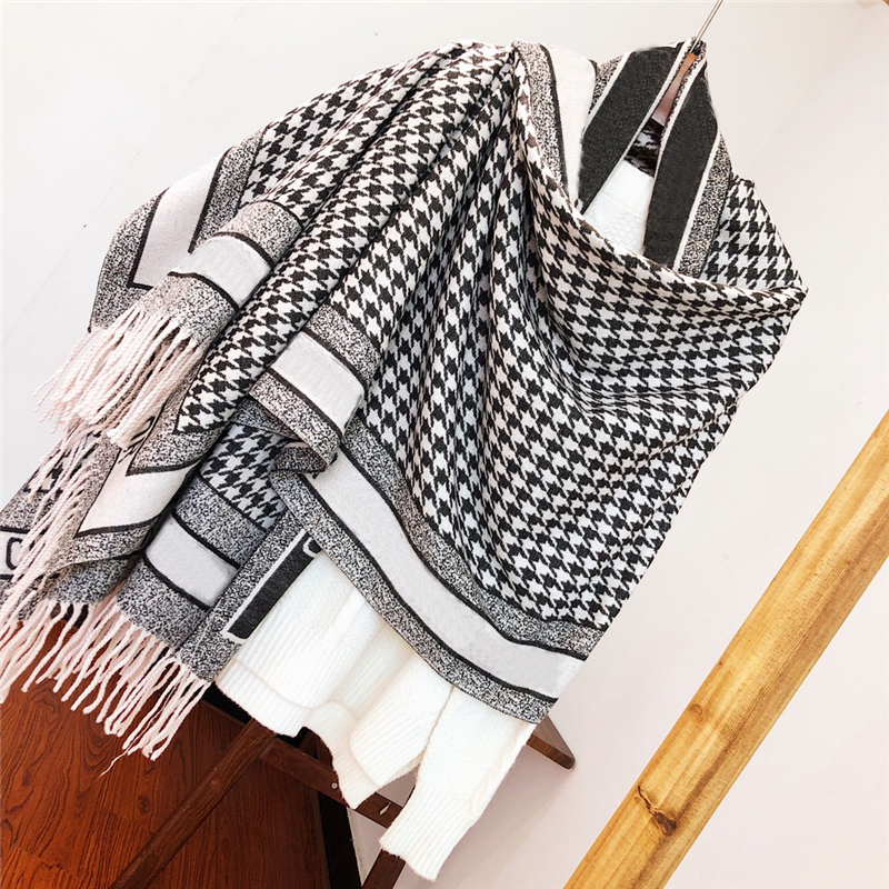 2 Colors Fashion Shawls Swallow Gird Scarves Brand Classic Black and White Designer Lattice Scarf Luxury Women's Shawl With Gift Box 71023E
2 Colors Fashion Shawls Swallow Gird Scarves Brand Classic Black and White Designer Lattice Scarf Luxury Women's Shawl With Gift Box 71023E
