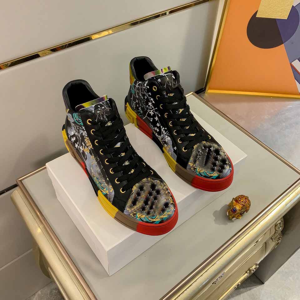 Top quality mens casual shoes Genuine leather Lace-up printing Metal Head Decoration men fashion cool high-shoes cowhide upper and sheepskin, Black
Top quality mens casual shoes Genuine leather Lace-up printing Metal Head Decoration men fashion cool high-shoes cowhide upper and sheepskin, Black