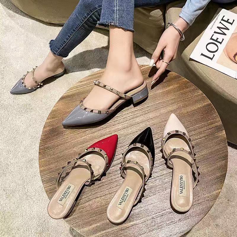 2021 Patent LOW Heels 3cm Chunky Leather Shoes Women Stud Sandals Point Toe Two Ankle Buckles Ladies Sexy Rivets Neon Color Dress
2021 Patent LOW Heels 3cm Chunky Leather Shoes Women Stud Sandals Point Toe Two Ankle Buckles Ladies Sexy Rivets Neon Color Dress