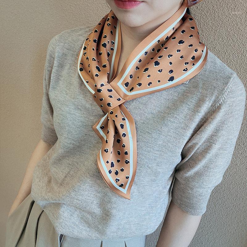 Scarves Women Leopard Silky Bandana Neck Scarf For Female Spring Summer T-shirt Decoration Headband, Blue;gray
Scarves Women Leopard Silky Bandana Neck Scarf For Female Spring Summer T-shirt Decoration Headband, Blue;gray