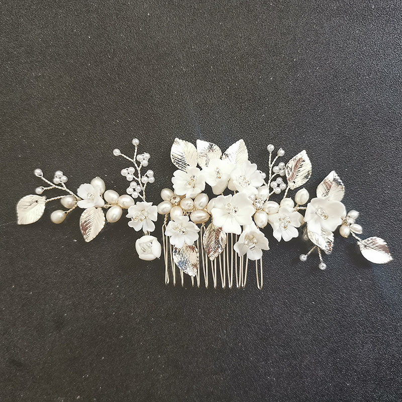 SLBRIDAL Handmade Freshwater Pearls Ceram Flower Opal Crystal Alloy Leaf Bridal Comb Wedding Hair Accessoies Women Jewelry
SLBRIDAL Handmade Freshwater Pearls Ceram Flower Opal Crystal Alloy Leaf Bridal Comb Wedding Hair Accessoies Women Jewelry