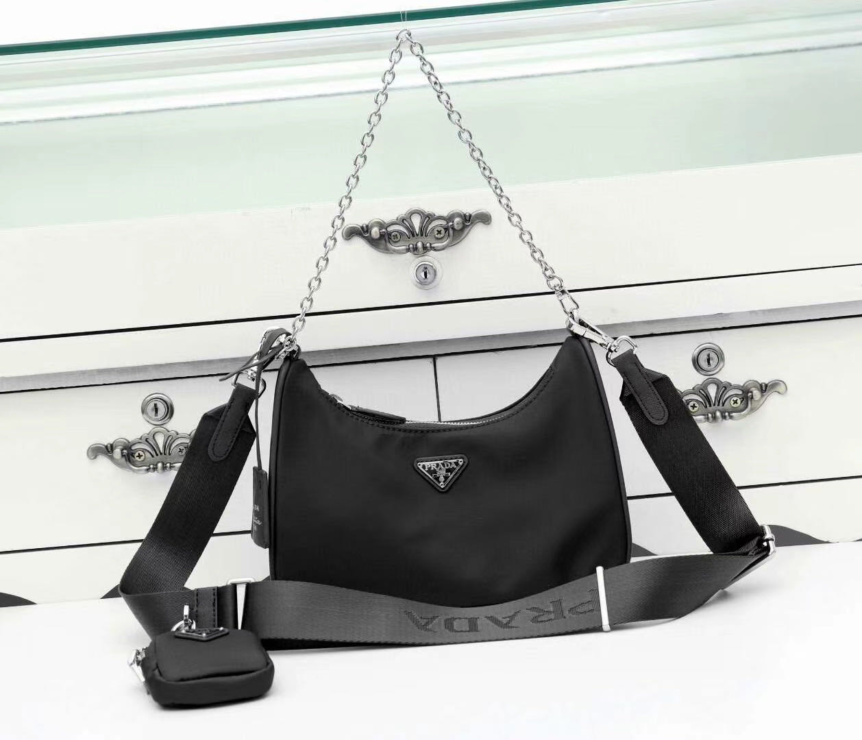 Wholesale canvas hobo for women shoulder PRADA 2005 bag for women Chest pack lady Tote chains handbags presbyopic purse messenger bag handbags canvas
Wholesale canvas hobo for women shoulder PRADA 2005 bag for women Chest pack lady Tote chains handbags presbyopic purse messenger bag handbags canvas