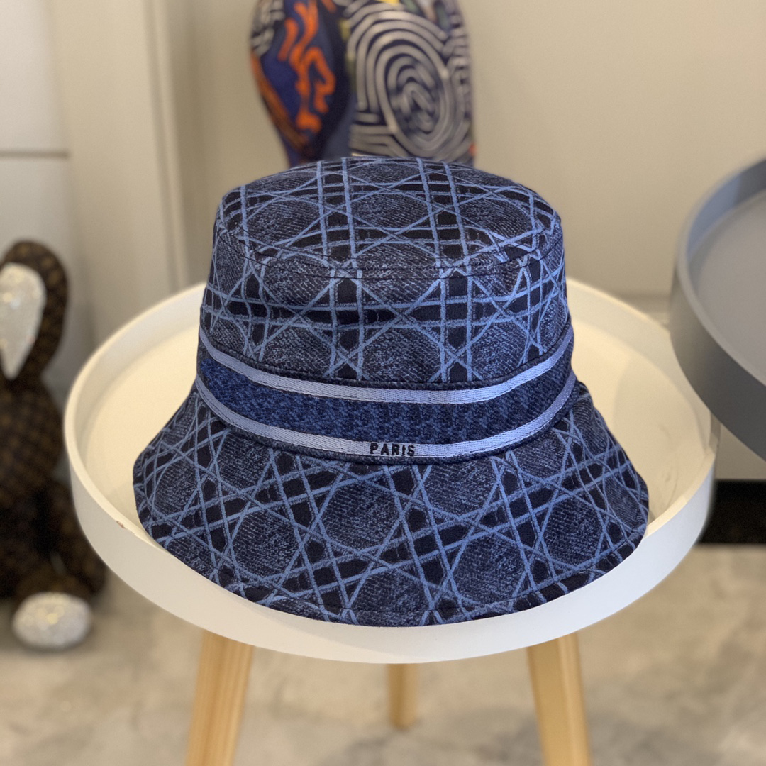 Luxurys Designers Woman Flat Caps Hats 2021 Fashion Strawhat Beach Womens Casual Bucket Hat Wide Brim Broad Cap Bonnet Hoboo Embroidery Headwear, Blue;gray
Luxurys Designers Woman Flat Caps Hats 2021 Fashion Strawhat Beach Womens Casual Bucket Hat Wide Brim Broad Cap Bonnet Hoboo Embroidery Headwear, Blue;gray