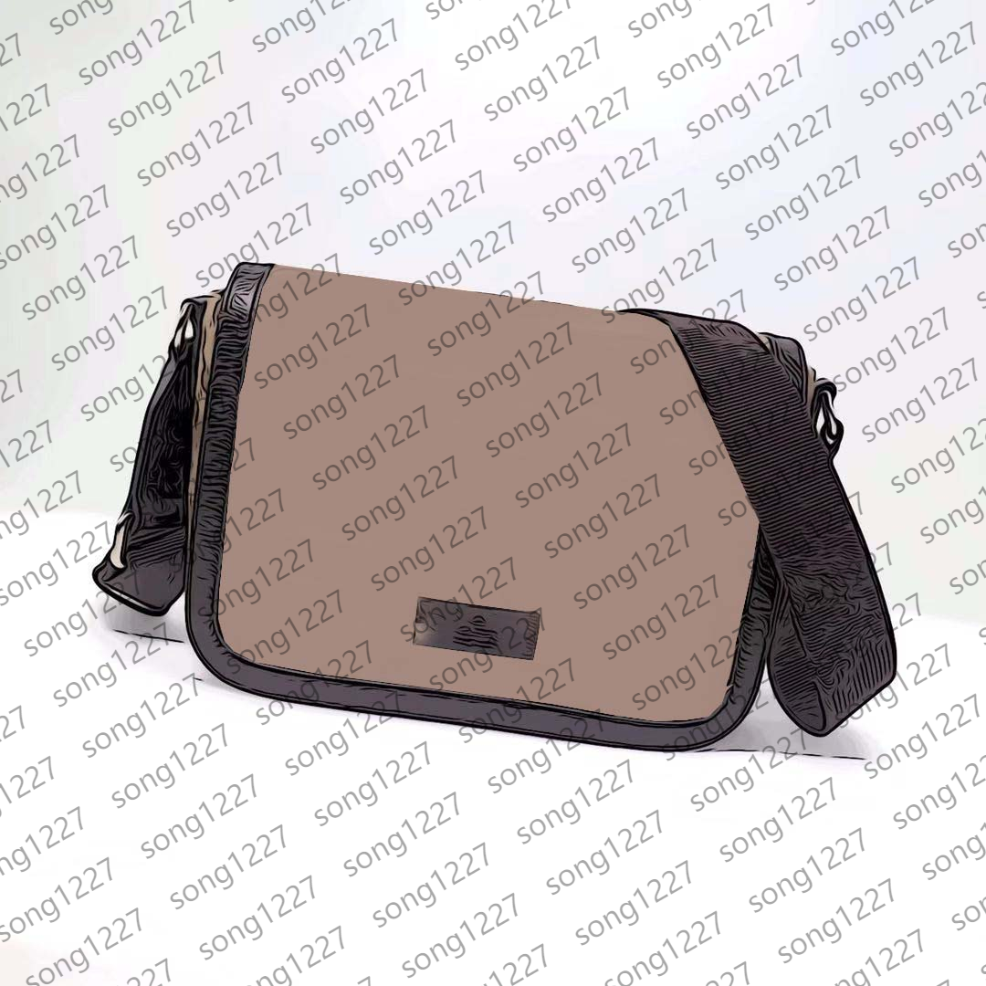 2021 Men Designer bags shoulder straps bag with two color options for trendy design size 28 20 9
2021 Men Designer bags shoulder straps bag with two color options for trendy design size 28 20 9