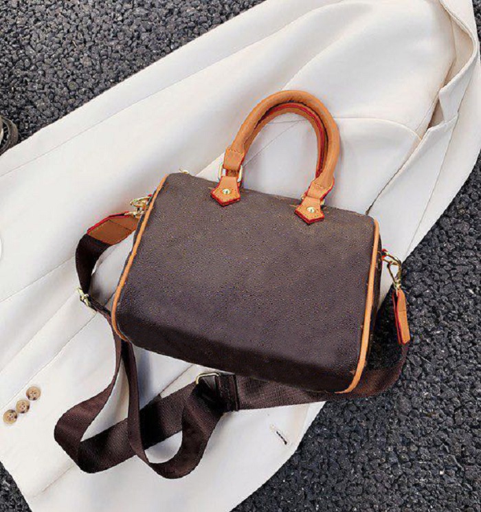 Luxury Designer bag Crossbody Lady shopping Fashion Handbags Women Clutch Purse Shoulder Top quality Leather Fashion Leisure Style Wallet, No bag
Luxury Designer bag Crossbody Lady shopping Fashion Handbags Women Clutch Purse Shoulder Top quality Leather Fashion Leisure Style Wallet, No bag