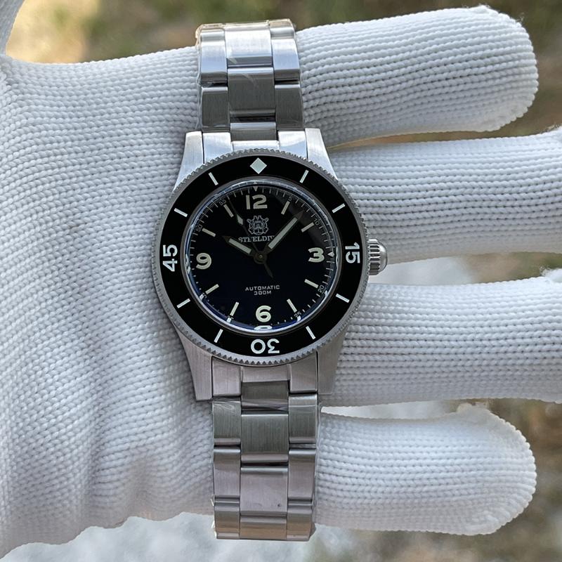 Wristwatches Steeldive SD1952 Without Date NH35 Automatic Dive Watch 300m Waterproof Ceramic Bezel Sapphire Luminous Men Steel Bracelet, With date
Wristwatches Steeldive SD1952 Without Date NH35 Automatic Dive Watch 300m Waterproof Ceramic Bezel Sapphire Luminous Men Steel Bracelet, With date