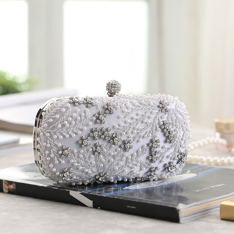 Women's Bag Crystal Pearl Clutch Purse Luxury Handbag Embroidery Evening Wedding for Bridal
Women's Bag Crystal Pearl Clutch Purse Luxury Handbag Embroidery Evening Wedding for Bridal