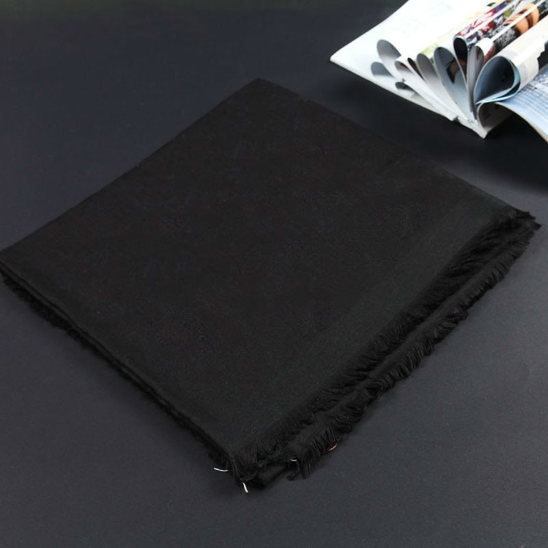 Top selling High quality classic women scarf fashion scarves shawl 140*140cm mens cashmere scarf without box
Top selling High quality classic women scarf fashion scarves shawl 140*140cm mens cashmere scarf without box