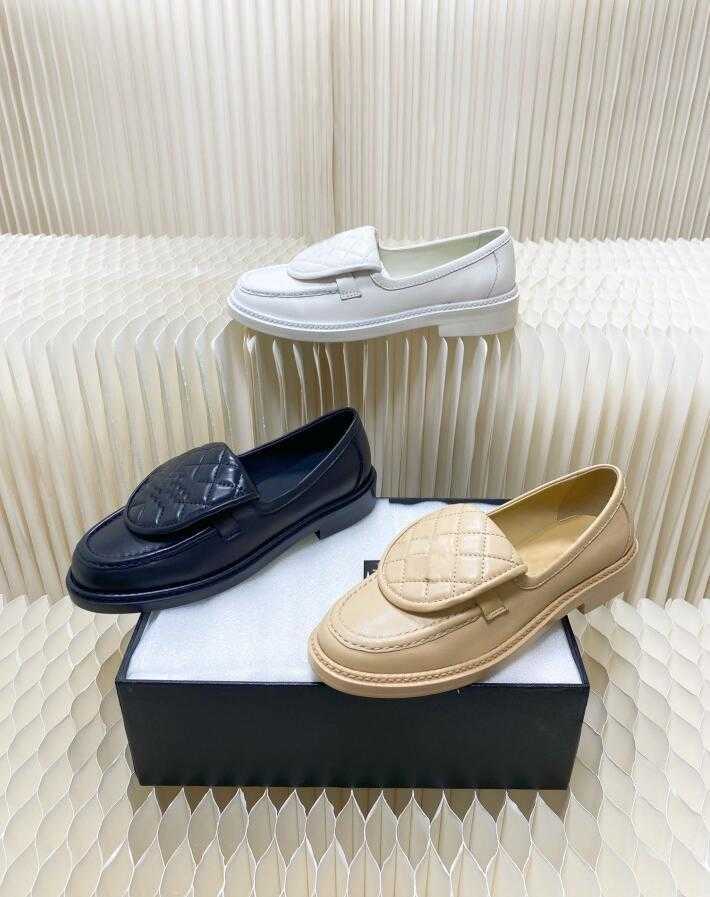 LOAFERS Lambskin shoes Luxury Designer women leather outdoor shoe woth box, Color 1
LOAFERS Lambskin shoes Luxury Designer women leather outdoor shoe woth box, Color 1