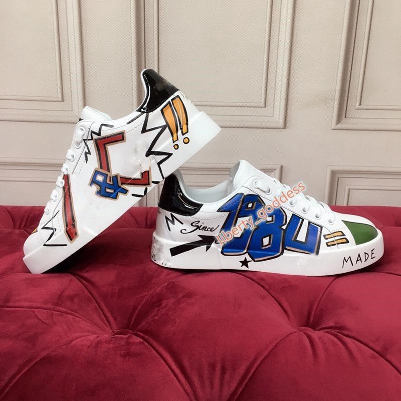 2021 SELLING Flat Low-Top Portofino Printed Luxe Design Calfskin Tag Decorative Rubber Outsole Men's Graffiti Sneakers size 35-45, Black
2021 SELLING Flat Low-Top Portofino Printed Luxe Design Calfskin Tag Decorative Rubber Outsole Men's Graffiti Sneakers size 35-45, Black