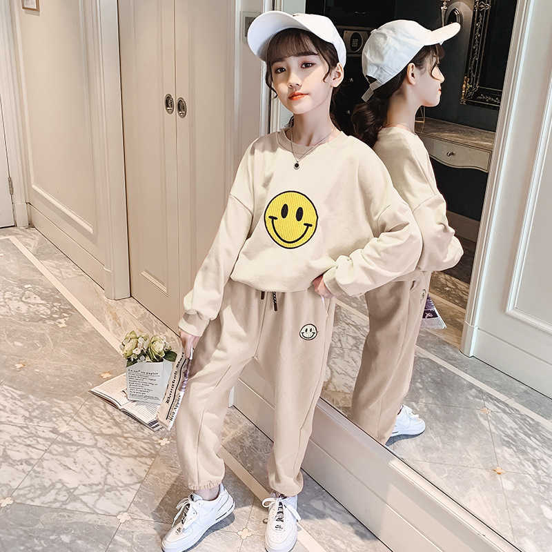 Girls' Autumn suit 2021 new net red, foreign style, fashionable big children's spring and autumn sweater and children's sweatpants two-piece, Yellow
Girls' Autumn suit 2021 new net red, foreign style, fashionable big children's spring and autumn sweater and children's sweatpants two-piece, Yellow