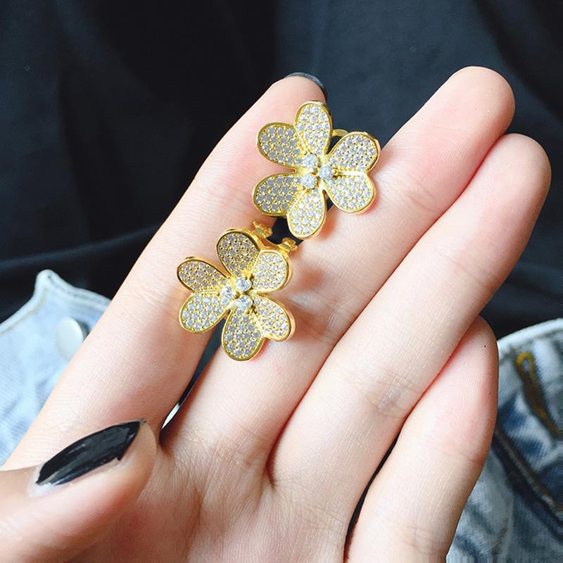 Clip-on & Screw Back Cute Fashion Pave Top CZ Crystals Clovers Flower Style 3 Gold Color Needle Clip Earring For Women Gift Jewelry