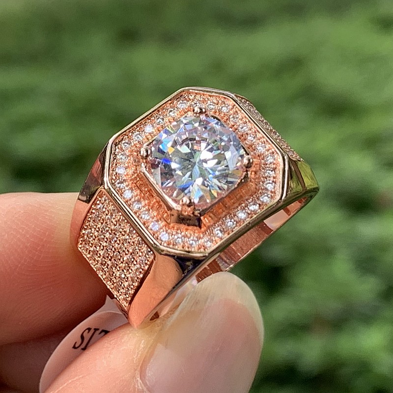 2021 Sparkling Male Fashin Jewelry 925 Sterling Silver Full Pave White Sapphire CZ Diamond Gemstones Large Party Promise Men Wedding Engagement Band R