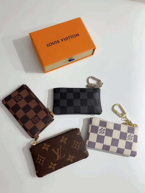 Louiings Vitton Vutton Top quality coin purse Fashion 5 colors Key Pouch Men Women Mini Wallet Card holder Zipper pocket Small leather bags, Red;black
Louiings Vitton Vutton Top quality coin purse Fashion 5 colors Key Pouch Men Women Mini Wallet Card holder Zipper pocket Small leather bags, Red;black