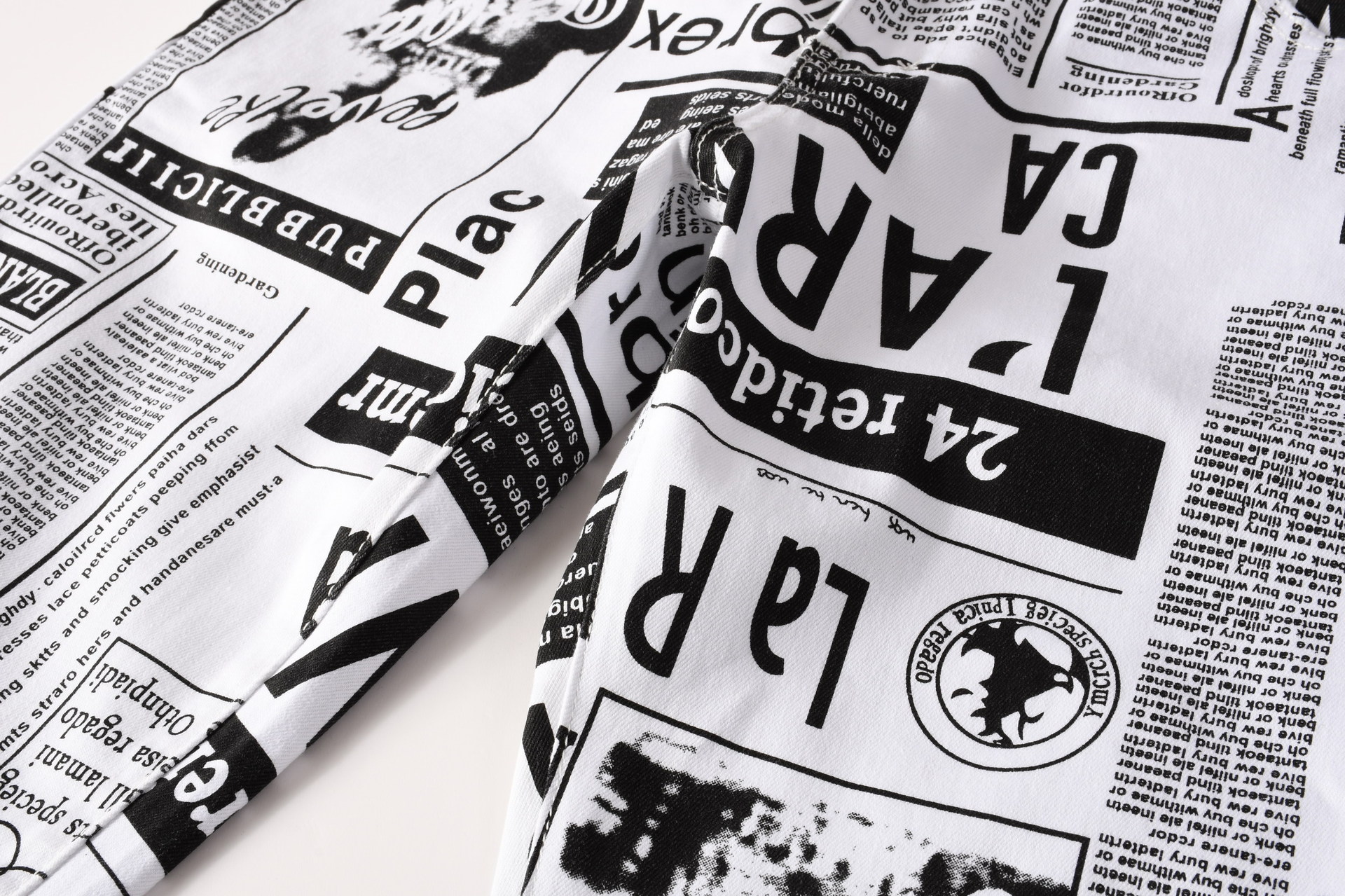 Mens High Quality Street Fashion Prints Jeans Slim-fit Stretch Denim Pants Newspaper Painting Party Jeans Cool Casual Jean