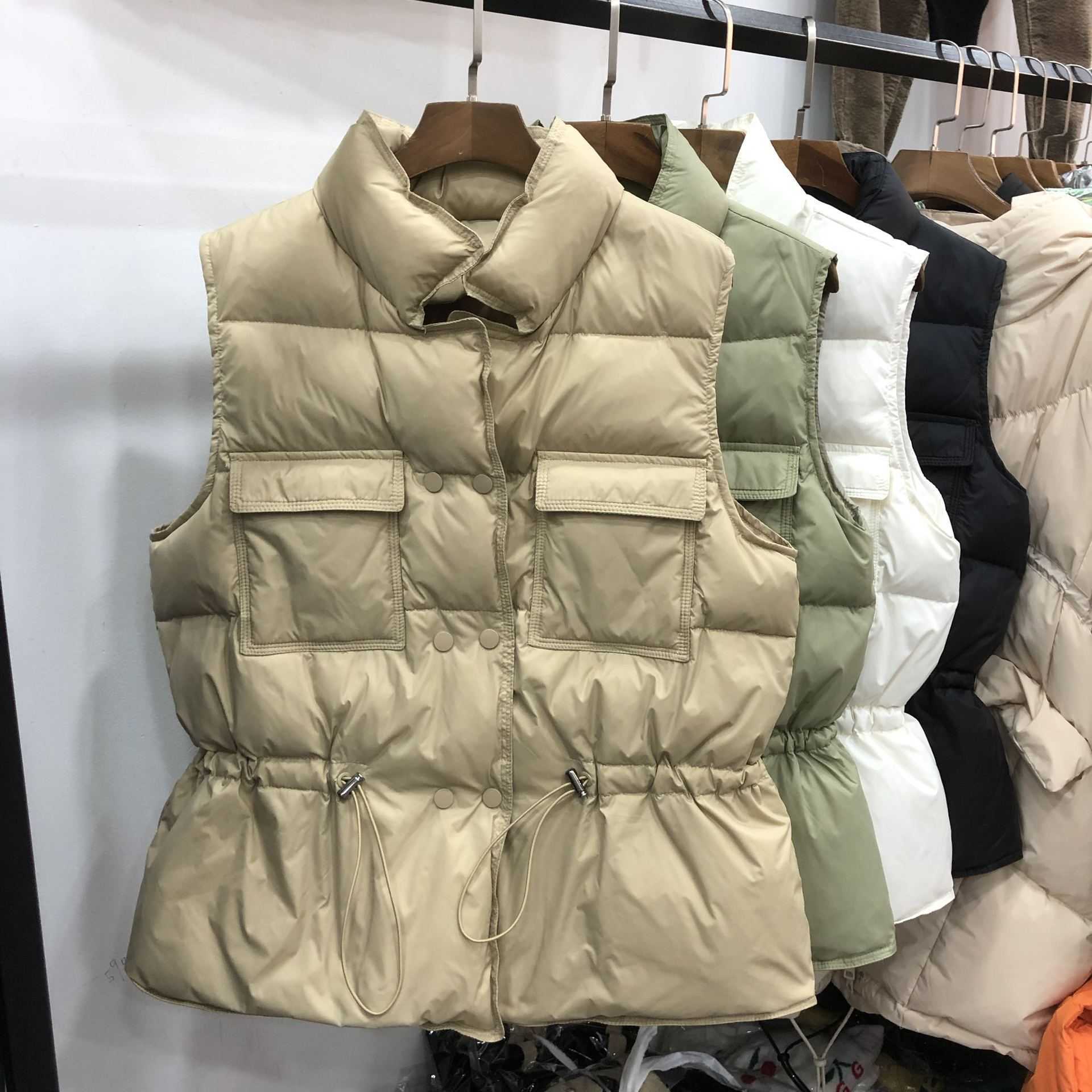 Ultra Light Down Vest Women Short Vest Windproof Lightweight Warm Waistcoat Female Sleeveless White Duck Down Coat 210910