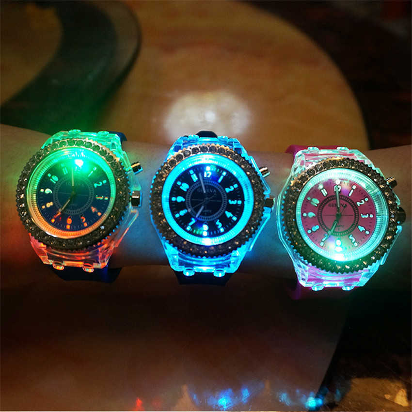 Designer Watch Luxury Unisex Diamond LED Light Watch Crystal Luminous Men Women Wristwatch Slicone Rhinestone Quartz Watches F102601 от DHgate WW