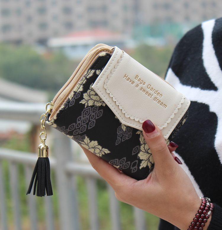 Elegant Short Women's Lace Wallet - Floral Design with Buckle and Tassels