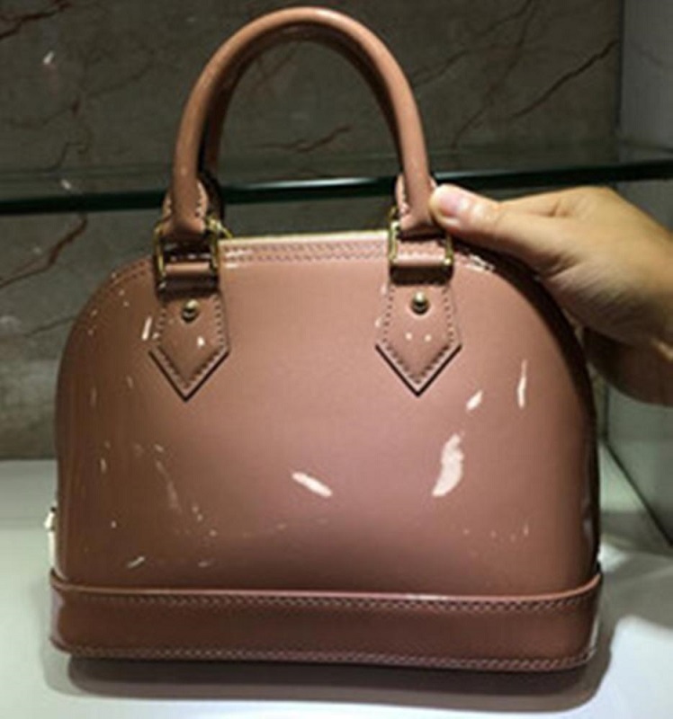 luxurys designers Classic Shell Bag Damier Patent Leather Grid Handbags Shoulder Bags Women Canvas Crossbody Purse Evening Shopping Tote, Box
luxurys designers Classic Shell Bag Damier Patent Leather Grid Handbags Shoulder Bags Women Canvas Crossbody Purse Evening Shopping Tote, Box