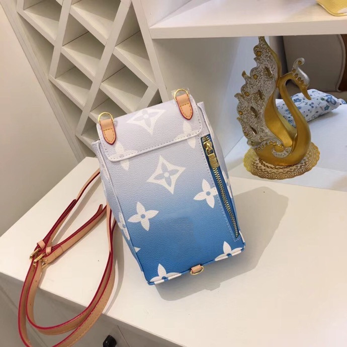 Luxury high-end classic heart-shaped patterned wallet ladies genuine leather rectangular flip wallet clutch bag wholesale 13-19-8cm, 01
Luxury high-end classic heart-shaped patterned wallet ladies genuine leather rectangular flip wallet clutch bag wholesale 13-19-8cm, 01