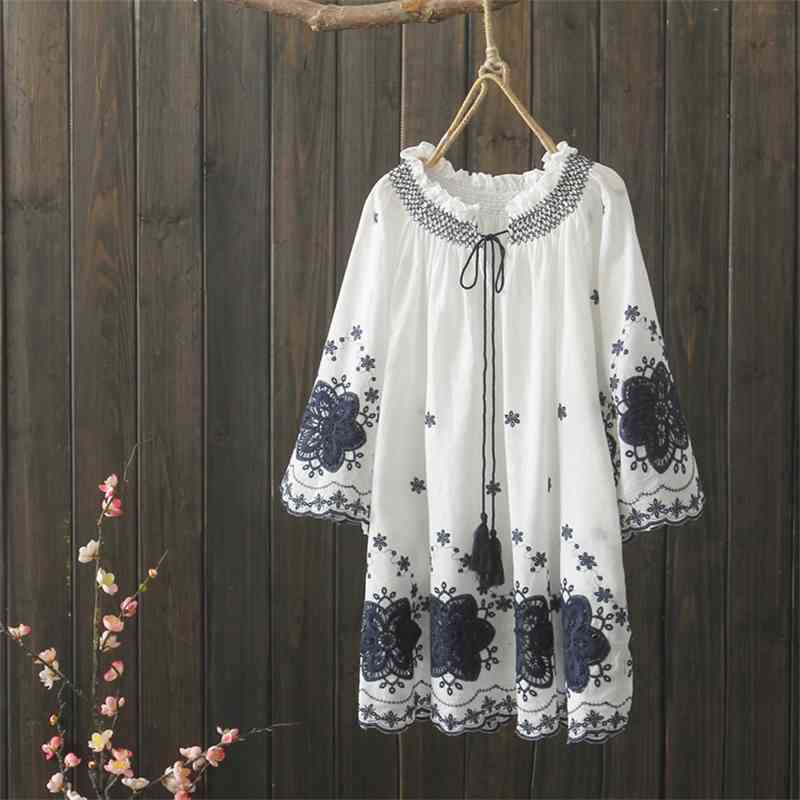 Lace Patchwork Hollow Out O Neck Shirt Loose Summer Embroidered Cotton Casual Women Tops 210615, White
Lace Patchwork Hollow Out O Neck Shirt Loose Summer Embroidered Cotton Casual Women Tops 210615, White