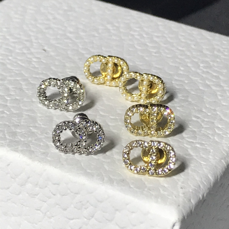 D family Earrings star net red high version full diamond CD letter pearl earrings NEW 2021 JUDO, Golden
D family Earrings star net red high version full diamond CD letter pearl earrings NEW 2021 JUDO, Golden