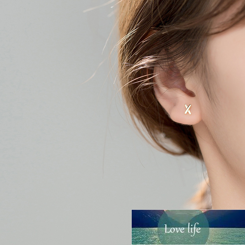 Korean Minimalist Cross Earrings Gold Silver Color Simple Small Mini Stud Earrings for Women Fashion Chic Jewelry Factory price expert design Quality 