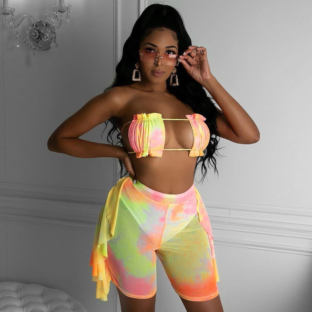 Sexy Tie Dye Bikini 2021 Women Bandeau Cut Out Bikinis Set 3 Piece Short Swimsuit Brazilian Bathers Bathing Suit High Waist Swimwear Size L
Sexy Tie Dye Bikini 2021 Women Bandeau Cut Out Bikinis Set 3 Piece Short Swimsuit Brazilian Bathers Bathing Suit High Waist Swimwear Size L