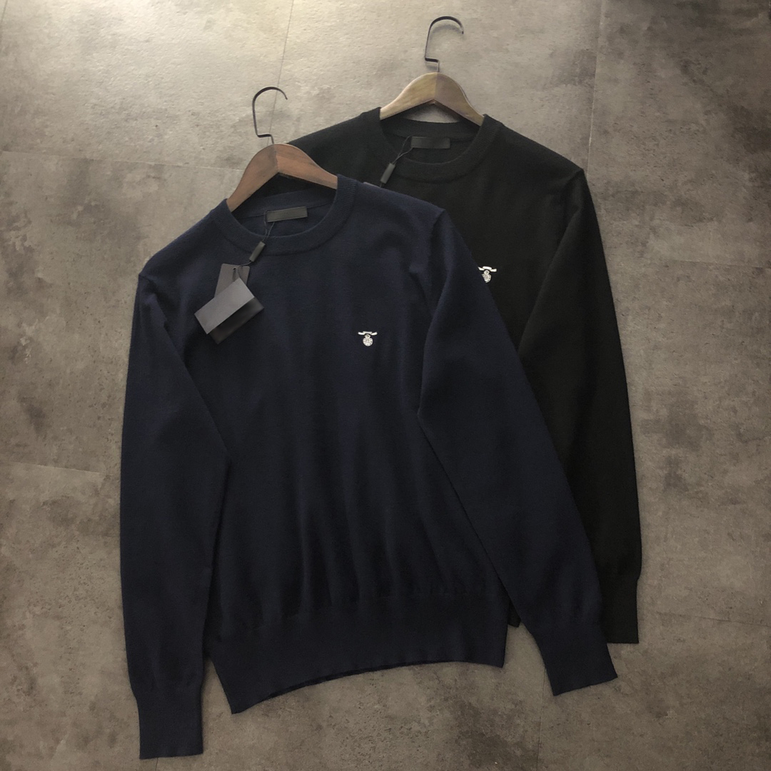 2022 mens sweater designers knitted sweaters High quality letter embroidered knit winter Sweater jacket knits low neck men pullover embroidery
2022 mens sweater designers knitted sweaters High quality letter embroidered knit winter Sweater jacket knits low neck men pullover embroidery
