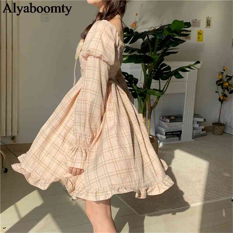 New Japanese Lolita Style Autumn Women Princess Dress Square Collar Plaid Bow Fairy Dress Puff Sleeve Cute Kawaii Ruffles Dress 210409