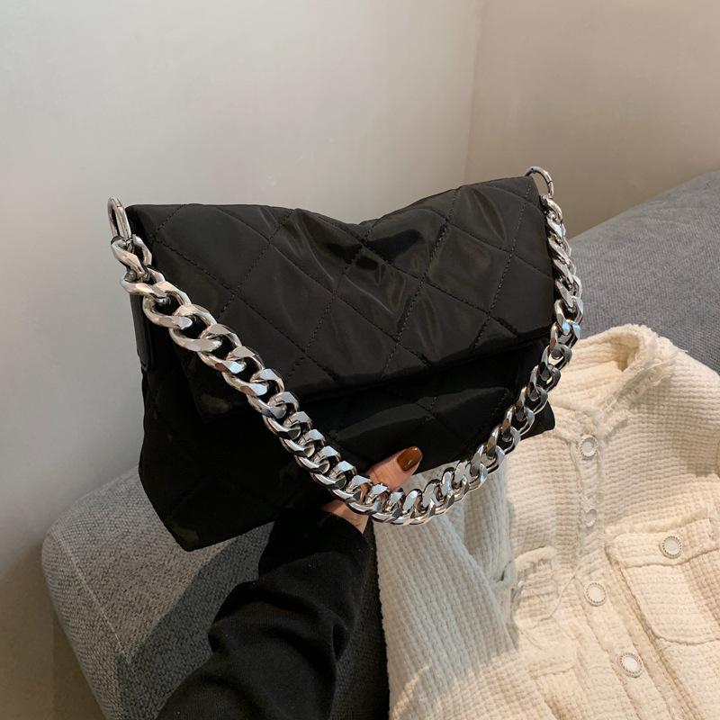 Evening Bags Oxford Cloth Rhombus One-Shoulder Crossboby Bag Women's 2021 Thick Chain Handbag Waterproof Nylon Underarm Designer
Evening Bags Oxford Cloth Rhombus One-Shoulder Crossboby Bag Women's 2021 Thick Chain Handbag Waterproof Nylon Underarm Designer