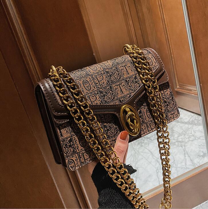 women handbag retro printed chain bag street trend contrast leather handbags elegant atmosphere Joker color matching messenger bags
women handbag retro printed chain bag street trend contrast leather handbags elegant atmosphere Joker color matching messenger bags