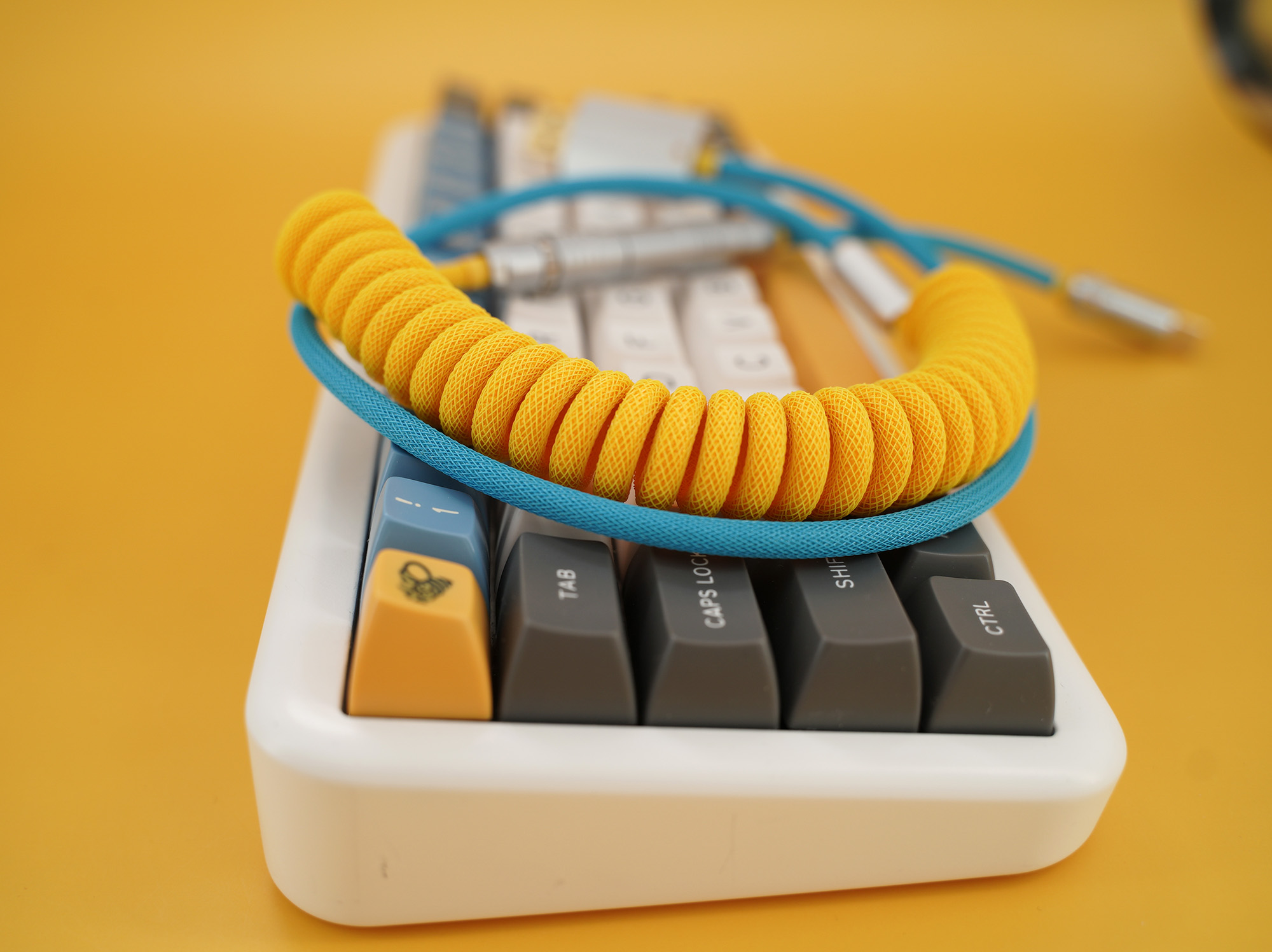 GeekCable Handmade Customized Mechanical Keyboard Cable For GMK Theme SP Keycap Little Bee Colorway Multiple Plug Connectors