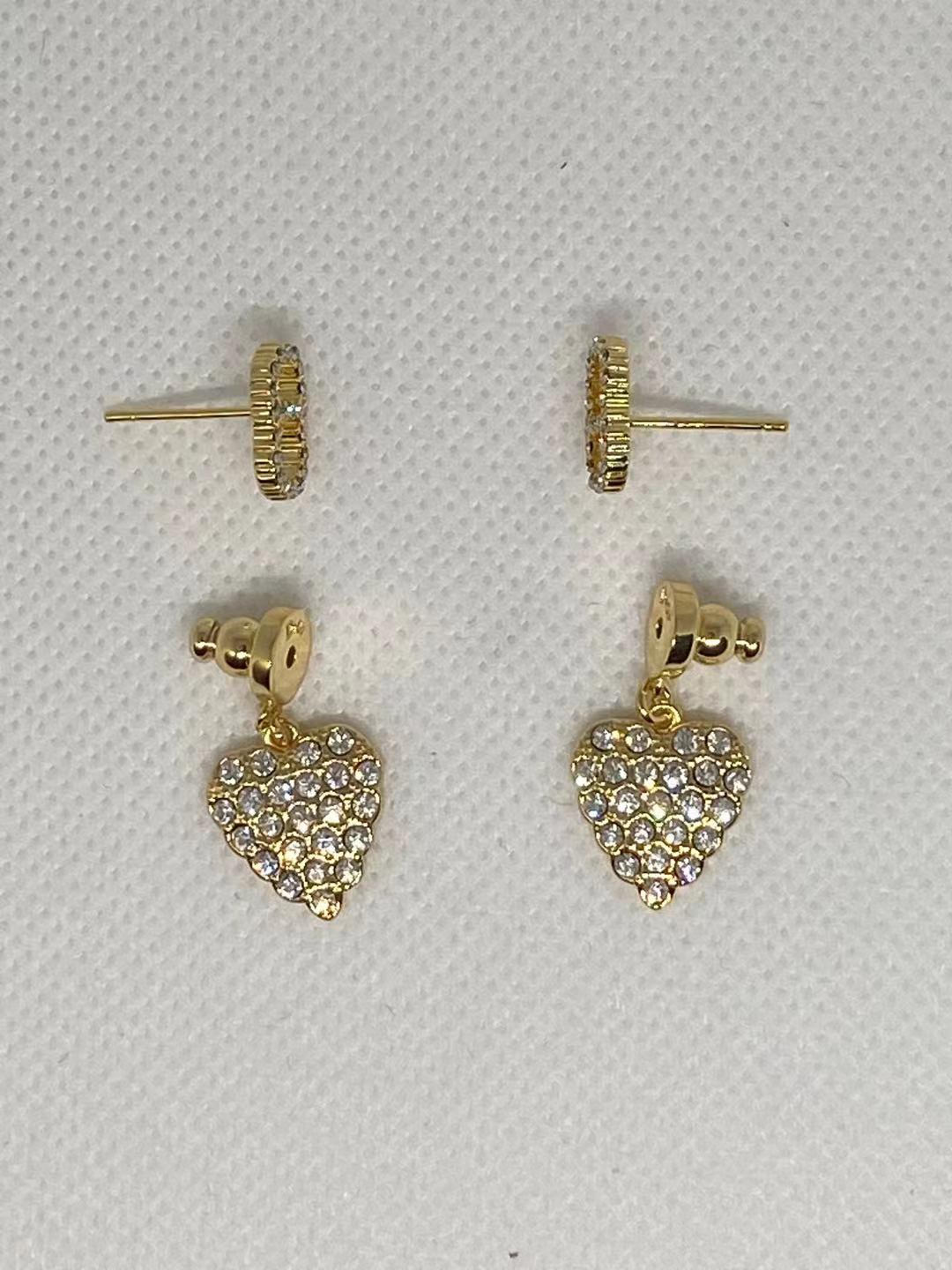 2020Luxury jewelry letter love earrings women's diamond-studded brass earrings Internet celebrity fashion, White
2020Luxury jewelry letter love earrings women's diamond-studded brass earrings Internet celebrity fashion, White